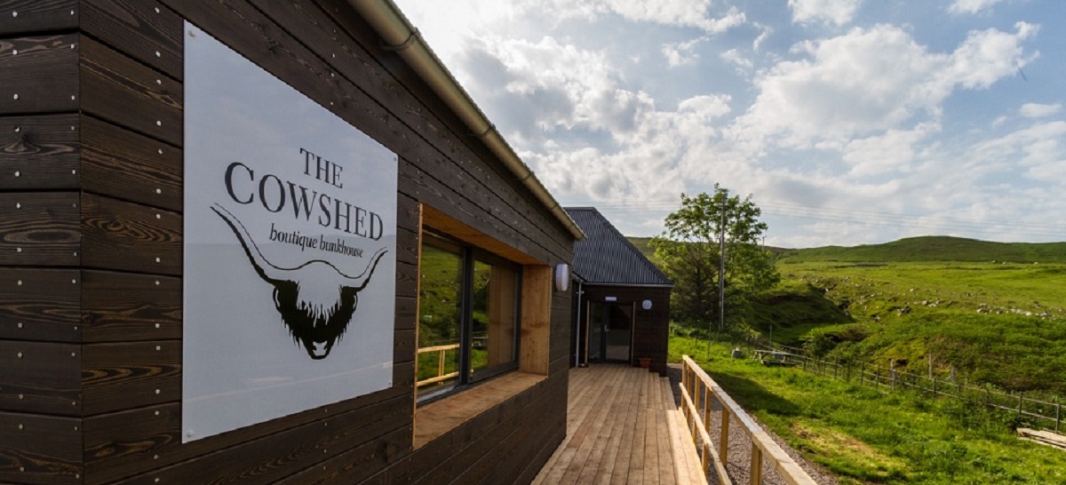 The Cowshed Bunkhouse by Dualchas