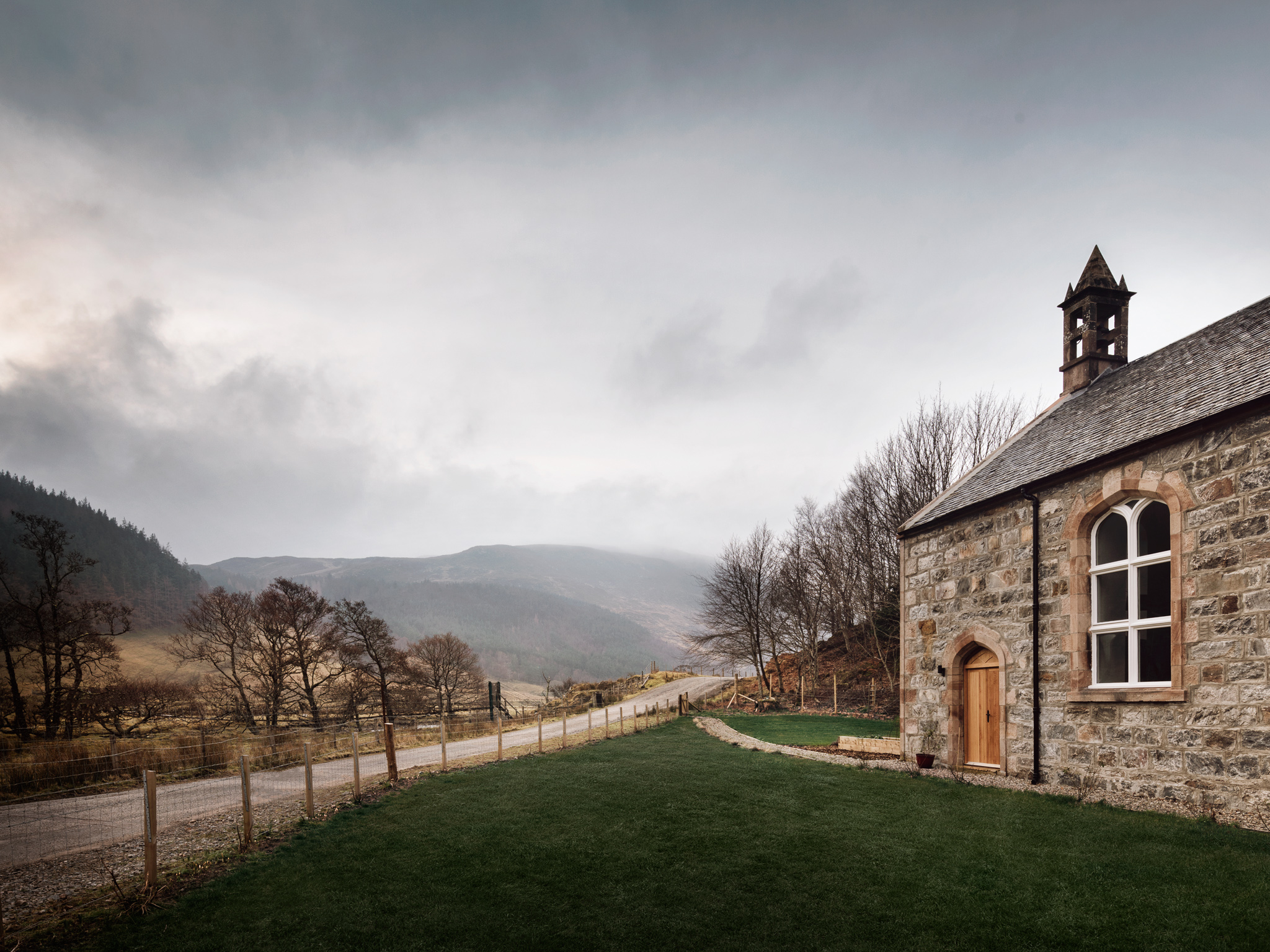 Carnoch Church — stone facade and approach